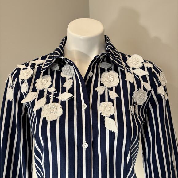 Carolina Herrera NY Shirt 2 Blue White Stripe Button Front Floral Appliqué - Picture 4 of 12
